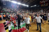 ING Basketbol Süper Ligi Play-Off Açiklamasi Pinar Karsiyaka Açiklamasi 79 - Anadolu Efes Açiklamasi 73