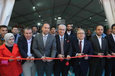 Nigde Belediyesi Kitap Fuari Açti