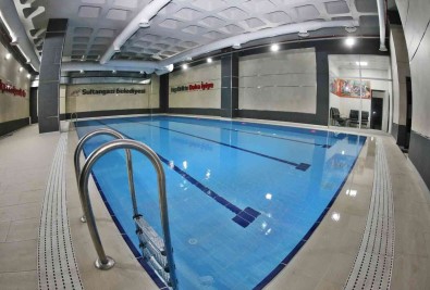 Sultangazi Belediyesi Vatandaslari Yüzmeye Davet Ediyor