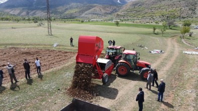 Tas Toplama Makinasiyla Ekilemeyen Topraklar Can Bulacak