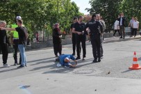 Tekirdag'da Motosiklet Otomobille Çarpisti Açiklamasi 1 Yarali
