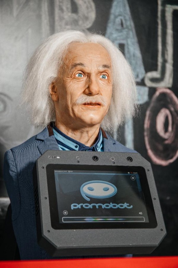 Emaar AVM’de Dünyanın En İnsansı Robotu Robot Einstein ve Gelecekteki Robot Köpeklerimiz ile Tanışın!