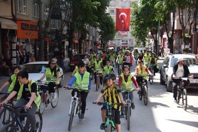Bilecik'te 19 Mayis Gençlik Haftasi Etkinlikleri Bisiklet Turuyla Basladi