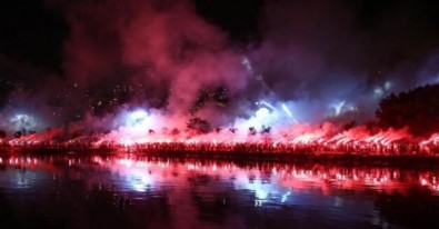 Karadeniz Fırtınası Trabzonspor şampiyonluğunu kutluyor: Binlerce taraftar sokaklara akın etti Haberi
