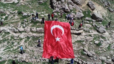 Siirt'te 3 Bin 500 Yillik Akabe Yolunda Dev Türk Bayragi Açildi