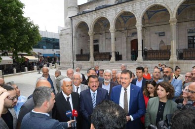 Baskan Gürkan, Yeni Cami'deki Çalismalarla Ilgili Degerlendirmede Bulundu