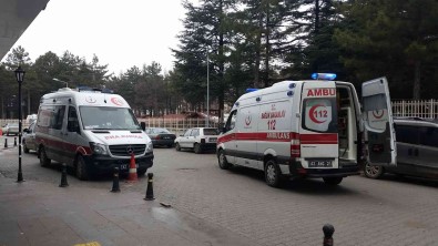 Konya'da Iki Otomobil Çarpisti Açiklamasi 6 Yarali