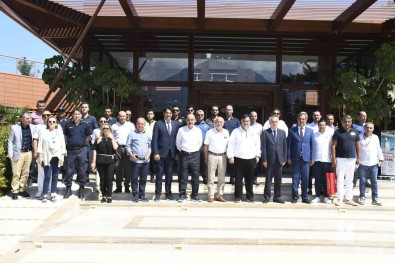 Kemer Yüzme Sampiyonlarina Ev Sahipligi Yapacak