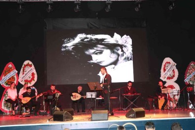 Sanliurfa'da Arabesk Nagmeler Konseri