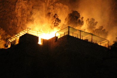 Amasya'da Tarihi Kizlar Sarayi'nda Yangin