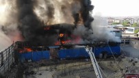 Büyük Fabrika Yangini Açiklamasi Alev Alev Yanan Fabrikadan Patlama Sesleri Duyuldu