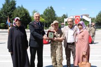 Elazig'da Özel Birey Asker Olmanin Gururunu Yasadi