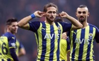 Fenerbahçe'nin yıldız futbolcusuna Premier Lig'den 4 talip!