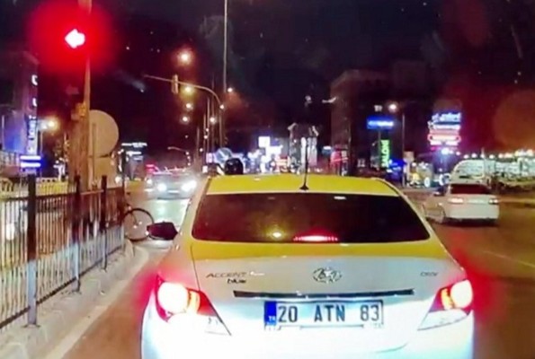 Denizli'de 16 yaşındaki çocuk otomobil çarpması sonucu yaşamını yitirdi!