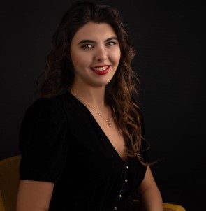 22 Yasindaki Dilara Yazdi, Ingiliz Yayincilar Baskiya Aldi