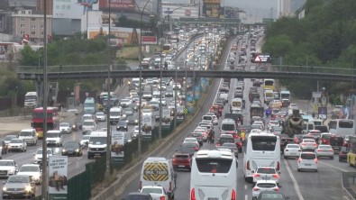 Istanbul'da Yagmurla Birlikte Trafikte Yogunluk Yüzde 85'E Ulasti