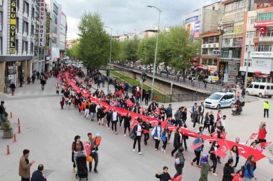 Kastamonu'da Yüzlerce Vatandas Türk Bayraklari Ile Yürüdü