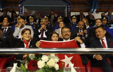 Kütahya'da 19 Mayis Törenlerine Damga Vuran Fotograf