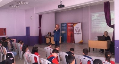 Kütahya'da Okullarda Gida Güvenilirligi Ve Saglikli Beslenme Egitimleri