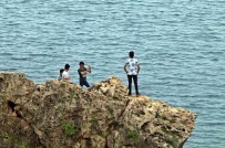 Antalya'da Ölüme Meydan Okuyan Bayram Pozlari