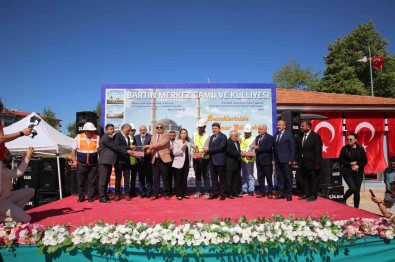 5 Bin Kisilik Caminin Temeli Dualarla Atildi