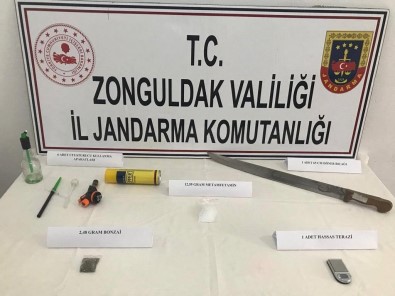 Araç Içinde Uyusturucu Ile Yakalandilar