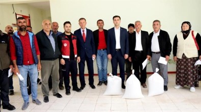 Bingöl'de Çiftçilere Fasulye  Tohumu Dagitildi