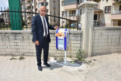 Can Dostlari Için Bayat Ekmek Kutusu