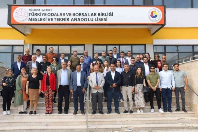 TOBB Kütahya OSB Meslek Ve Teknik Anadolu Lisesi Ortaokul Idarecilerine Tanitildi