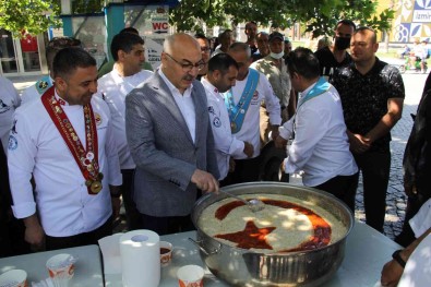 Izmir'de Türk Mutfagi Haftasi Kutlandi