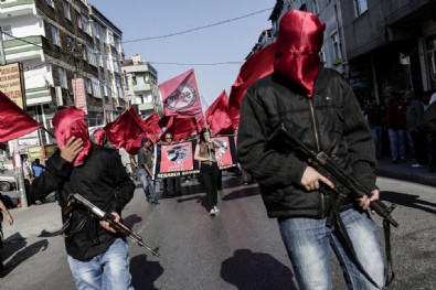 Böyle ihanet görülmedi! CHP'li belediyeler kasalarını DHKP-C'ye açtı