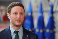 Fransa, Ukrayna'nin AB'ye Üyeliginin 15-20 Yil Sürebilecegi Konusunda Uyardi