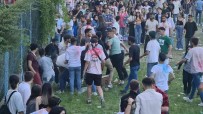 Gençlik Festivalinde Yumruk Ve Tekmeler Havada Uçustu