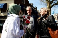 Hollanda'da 10 bin gül ile İslam'ı anlattılar!