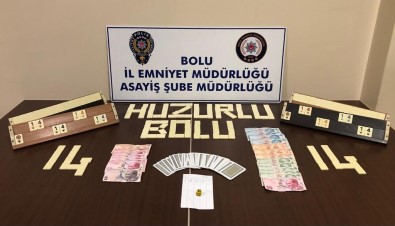 Kahvehanede Kumar Oynarken Huzur Uygulamasinda Yakalandilar