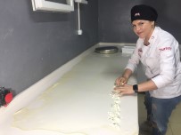 Aserdi, 5 Kadina Is Verdi