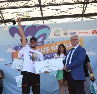 'Uni Uçus Günleri'Nde Dereceye Girenler Ödüllendirildi