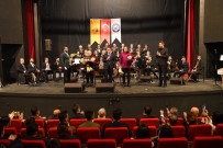 Van Büyüksehir Belediyesinin Musiki Konseri Yogun Ilgi Gördü