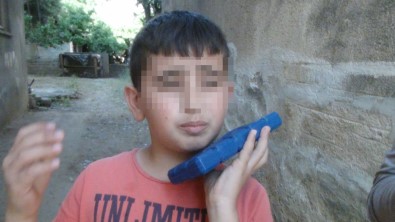 Elinde Alkol Sisesiye Sokakta Ates Edip Arkadasini Vurdu, Seken Saçma 11 Yasindaki Çocugu Da Yaraladi