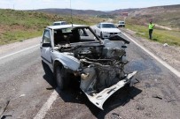 Otomobiller Kafa Kafaya Çarpisti Açiklamasi 2 Yarali