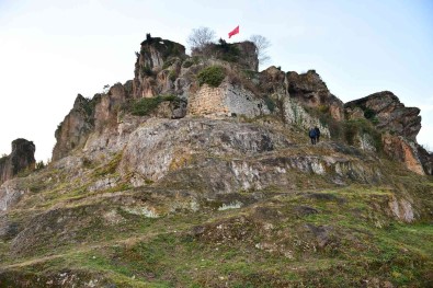 Baskan Tavli Açiklamasi 'Ünye Kalesi Yilsonuna Hazir Olacak'