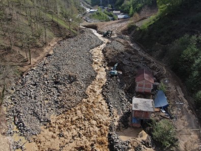 Trabzon'da Meydana Gelen Heyelanin Ardindan Hazirlanan Hasar Tespit Raporu Tamamlandi