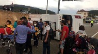 Antalya'da Romanya Uyruklu Turistleri Tasiyan Midibüs Devrildi Açiklamasi 22 Yarali