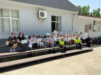 Aydin'da 25 Anasinifi Ögrencisi 'Trafik Dedektifi' Oldu