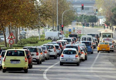 Tekirdag'da Trafige Kayitli Araç Sayisi 300 Bine Yaklasti