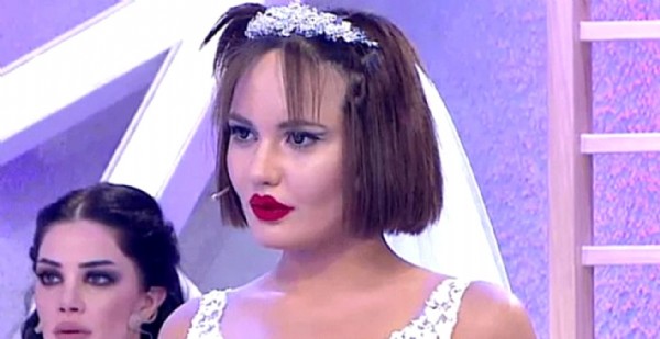 Bahar Candan Dubai tatili için arkadaş arıyor! Günde 300 dolar verecek!