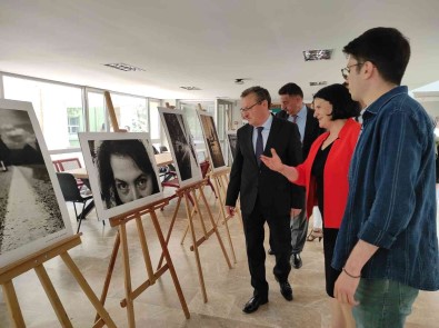 Hekim Olacak Ögrencilerin Fotograf Sergisi Büyük Ilgi Gördü