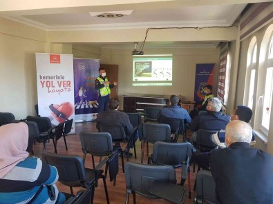 Jandarmadan Sürücü Adaylarina Trafik Egitimi