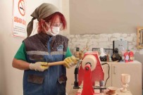 'Yapamazsin' Dediler, O Simdi Eserleri Ile Erkeklere Tas Çikariyor