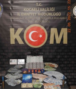 19 Süphelinin Yakalandigi FETÖ Operasyonunda Bakin Neler Ele Geçirildi